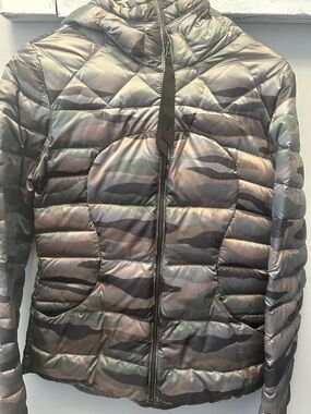 Lululemon Women's Camouflage Quilted Puffer Jacket - Olive/Brown